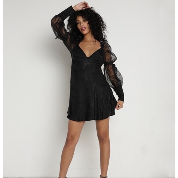 For Love And Lemons Dresses & Skirts - For Love & Lemons Gabrielle Puff Sleeve Mini Dress Black